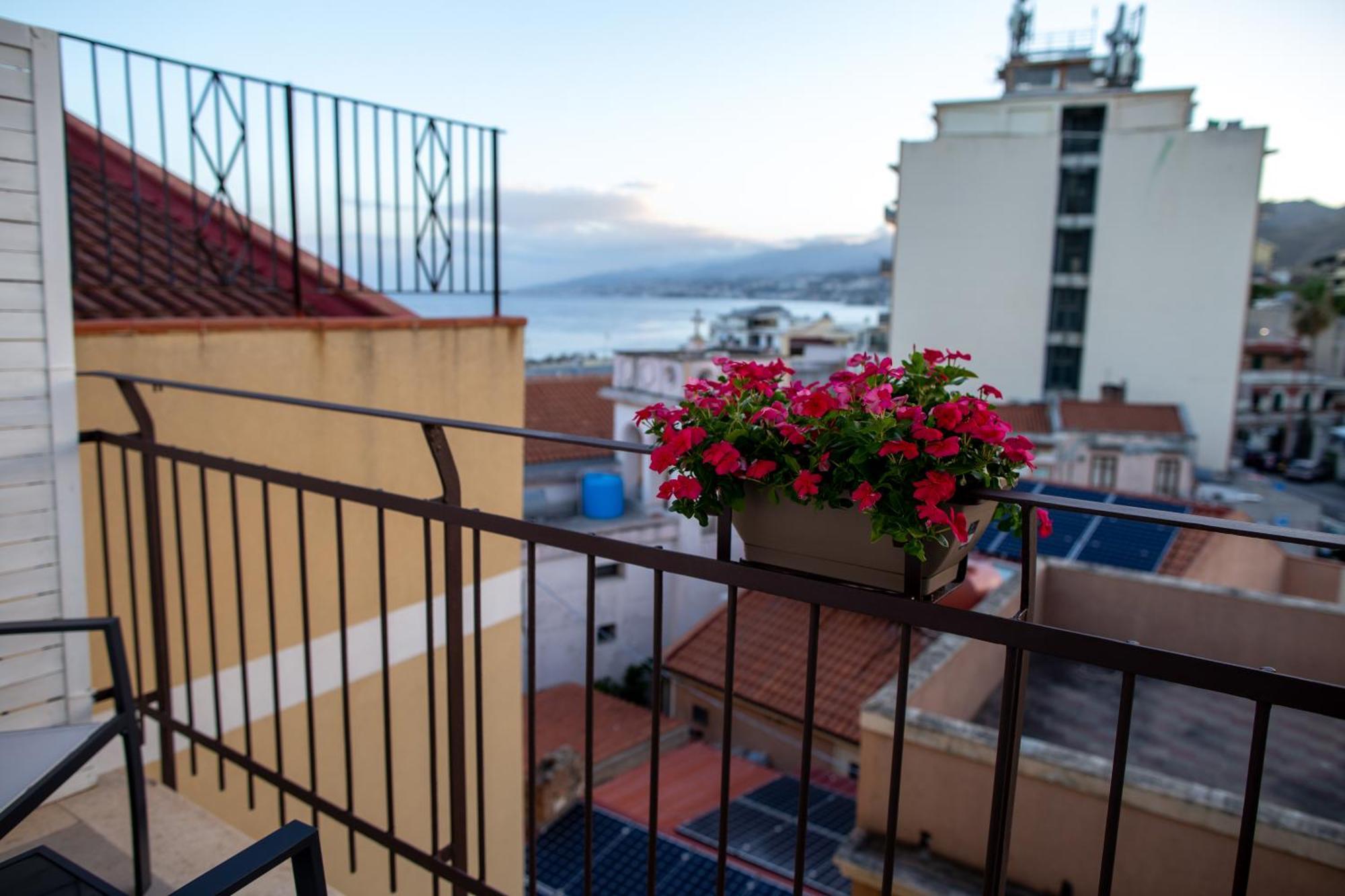 Operaprimasuite Messina Buitenkant foto